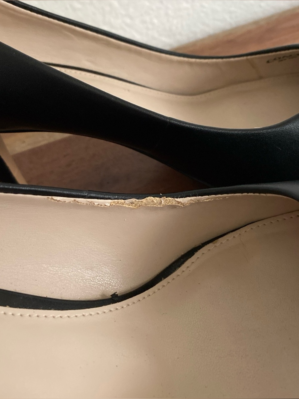 Coach Black Pointed Toe Leather Pumps with Logo Plaque size 6.5 - Picture 9 of 9